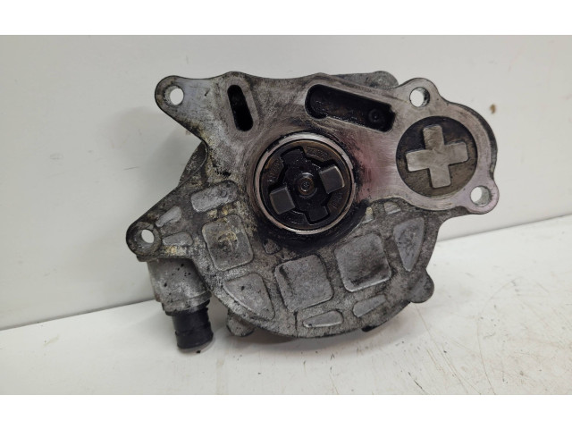 Вакуумный насос 03L145100   Volkswagen Caddy