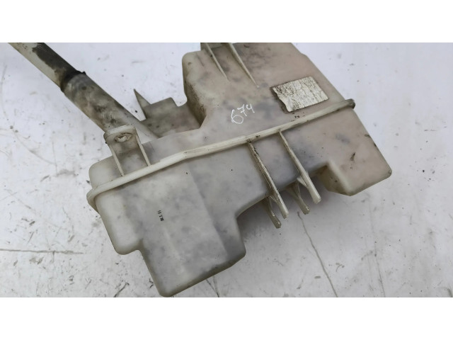 Бачок оконной жидкости    