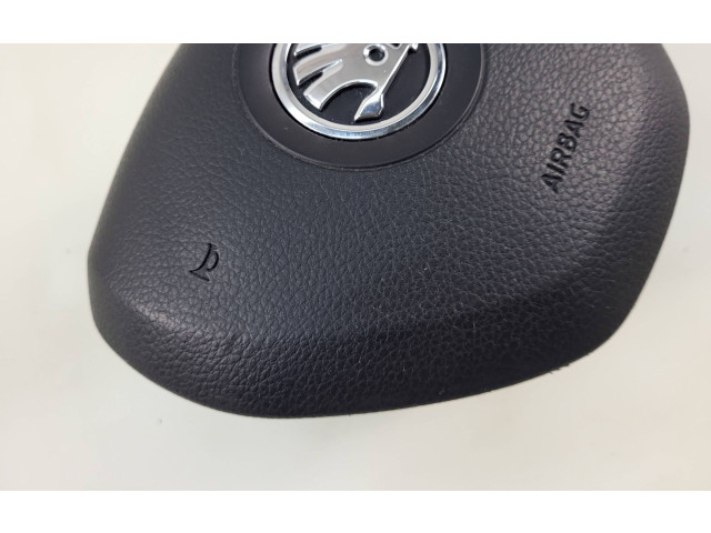 Подушка безопасности водителя 5E0880201   Skoda Octavia Mk3 (5E)