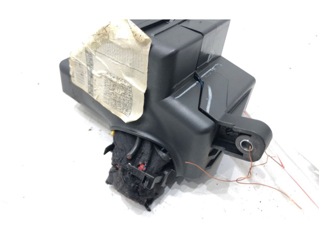 Блок предохранителей Volkswagen Jetta V