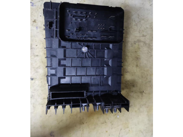   Pojistková skříňka D008H02   Seat Altea 2009