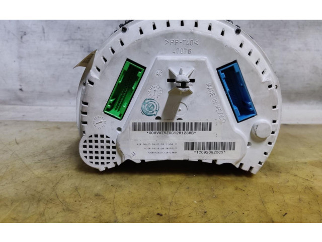 Přístrojová deska Volkswagen New Beetle 2002 1C0920820CX