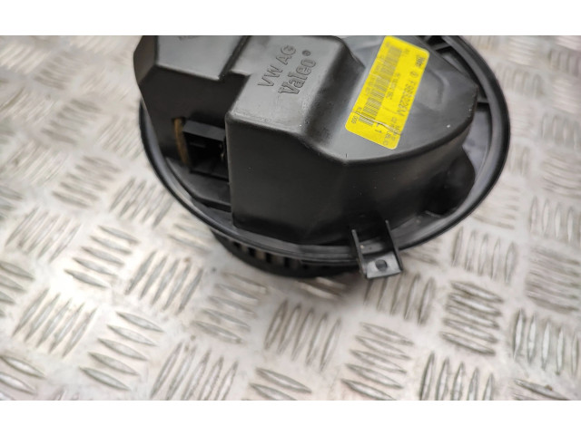 Вентилятор печки 1K1820015C, F983228M Skoda Octavia Mk2 (1Z)