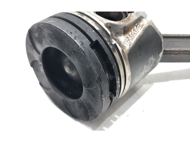  Поршень с шатуном  73502643  Fiat Grande Punto  