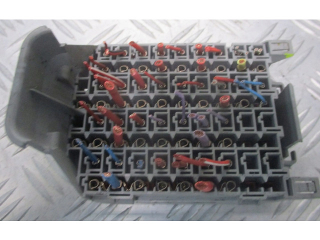 Блок предохранителей 9162439 Volvo V70