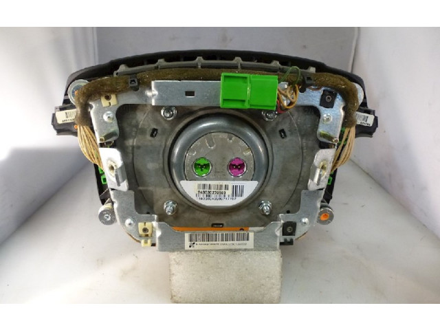 Подушка безопасности водителя 8684196, 8684196   Volvo V70