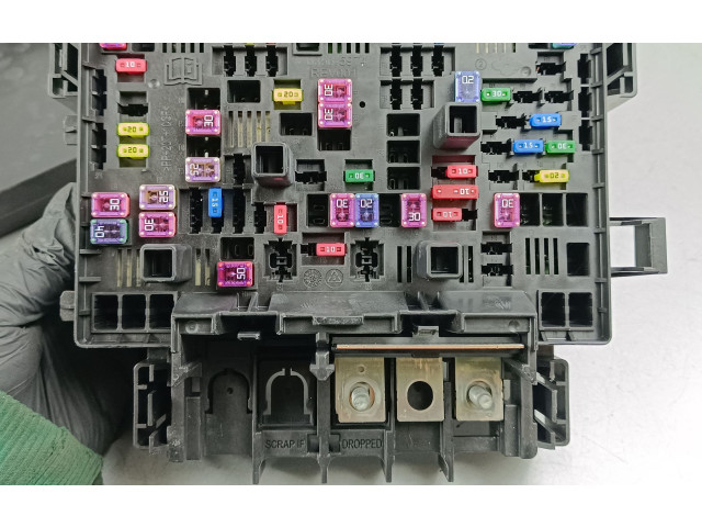 Блок предохранителей 684600934AC   Jeep Grand Cherokee WL    