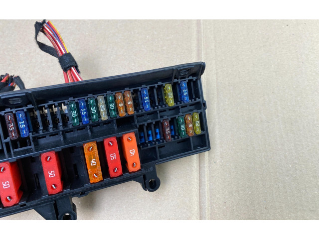 Pojistková skříňka 61 BMW 7 E65 E66 2005