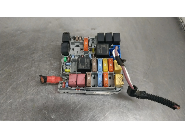 Блок предохранителей 51827977 Fiat Grande Punto