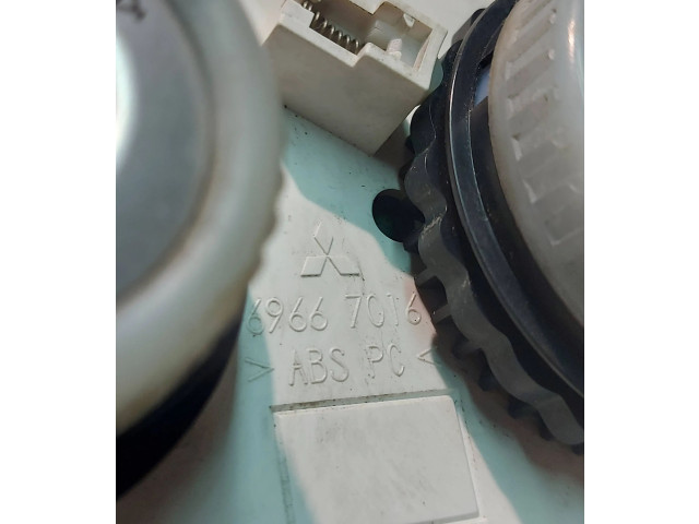 Блок управления климат-контролем 69657032 Mitsubishi Colt