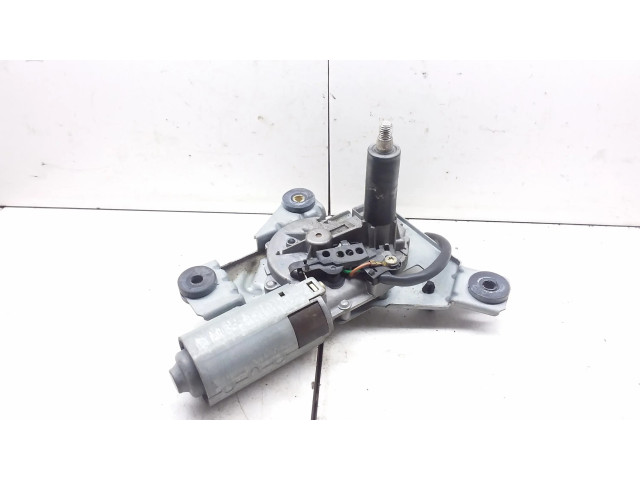 Моторчик заднего дворника 0390206517 Mitsubishi Carisma