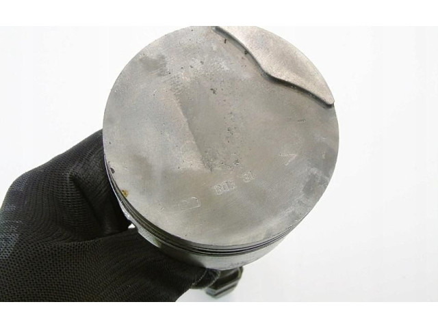  Поршень  K7MTKS  Renault Clio II  