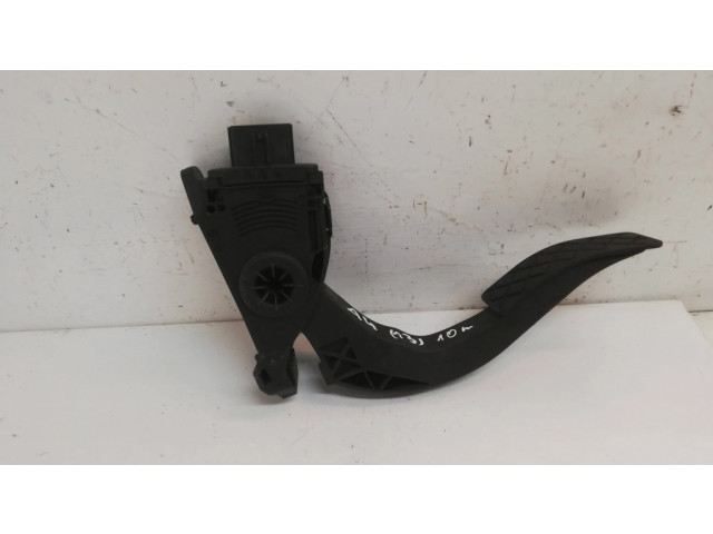 Педаль акселератора