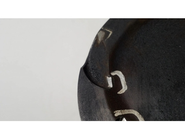 Píst 7565233 BMW 7 F01 F02 F03 F04 pro benzínový motor 4.4