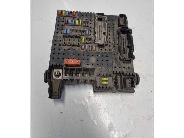 Блок предохранителей 8676391, 04W224   Volvo XC90    