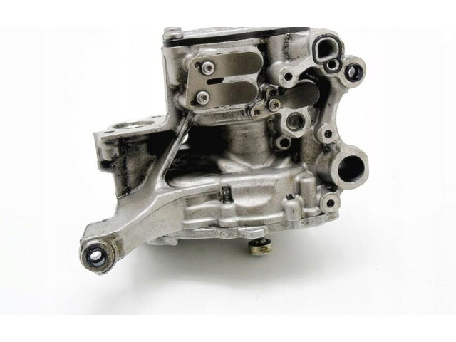 Масляный насос 04L145208AB Skoda Superb B5 (3U)