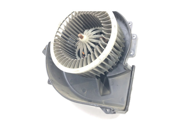Вентилятор печки       Skoda Rapid (NH)