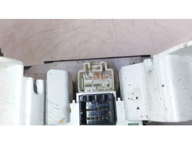 Блок управления климат-контролем PLC94B, 2L04 Mazda MPV