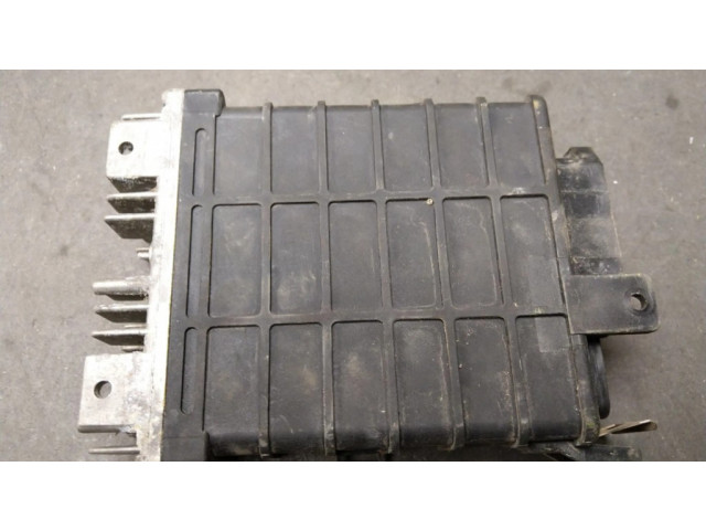 Řídící jednotka 028000711, 443907403 Audi 80 90 B3 1990