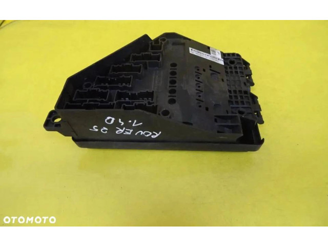 Блок предохранителей Rover 25