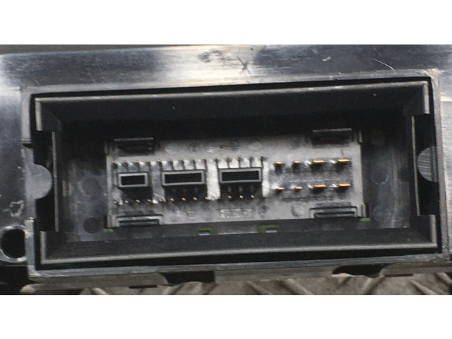 Přístrojová deska  Seat Leon (1P) 2008 1P0920827D, V0021000  