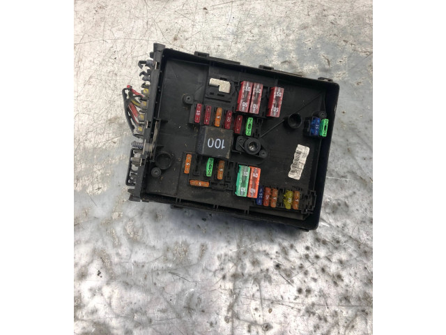 Блок предохранителей Skoda Octavia Mk2 (1Z)