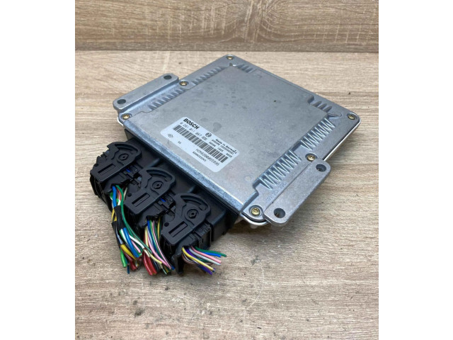 Блок управления двигателем Блок управления 8200065996, 0281011087 Volvo S40, V40