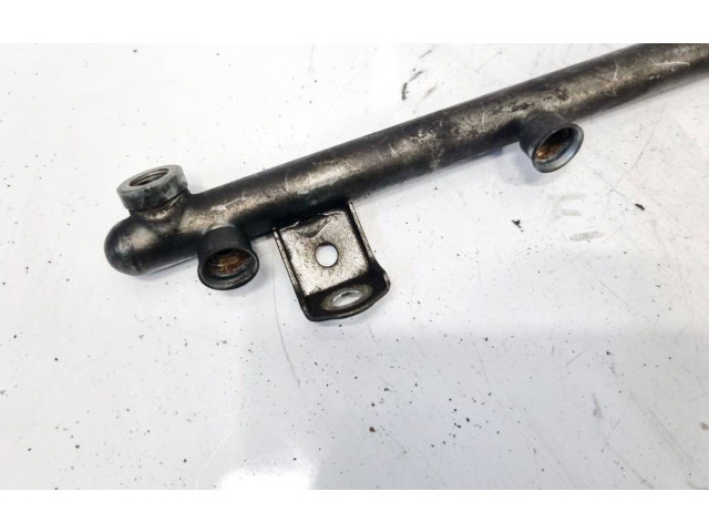 Vstřikovací lišta Saab 9000 CS