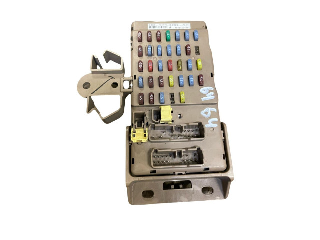 Блок предохранителей 82201XA03A   Subaru B9 Tribeca    