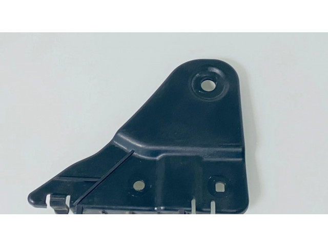 Задний держатель бампера