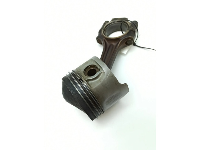 Píst 11004 Mercedes-Benz S W116 pro benzínový motor 2.8