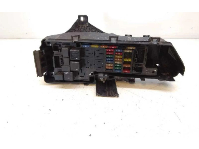 Блок предохранителей 8678449   Volvo XC90    