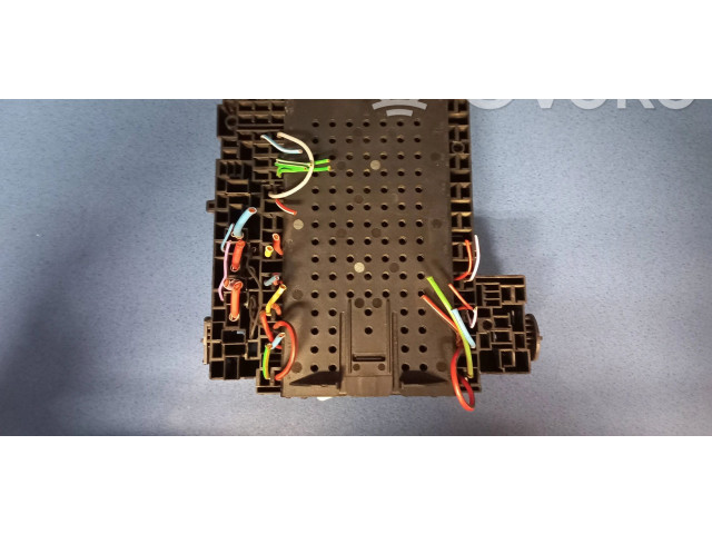 Блок предохранителей 8645170 Volvo V70