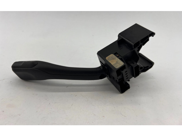 Ручка стеклоочистителей 8L0953503A Audi A3 S3 8L