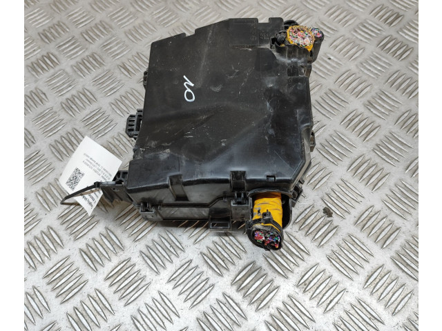 Блок предохранителей 8565A392, MR400709 Mitsubishi Outlander