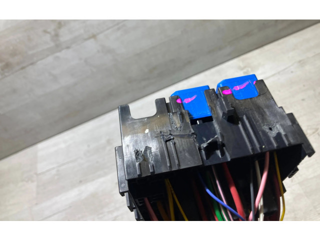 Блок предохранителей     Dacia Sandero III    