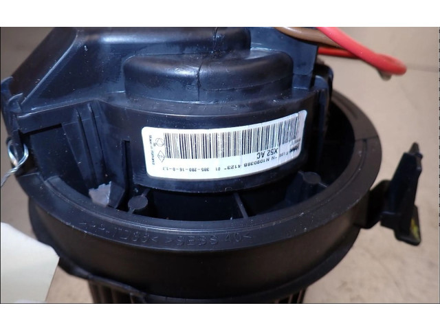 Вентилятор печки    272100975R   Dacia Duster