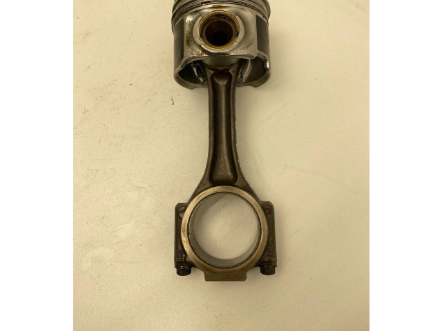  Поршень с шатуном AXD   Volkswagen Transporter - Caravelle T5  