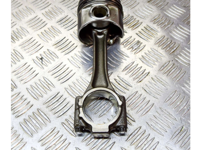 Píst 03L105401A, 03L107065J Volkswagen Golf VII pro naftový motor 1.6 CLHA