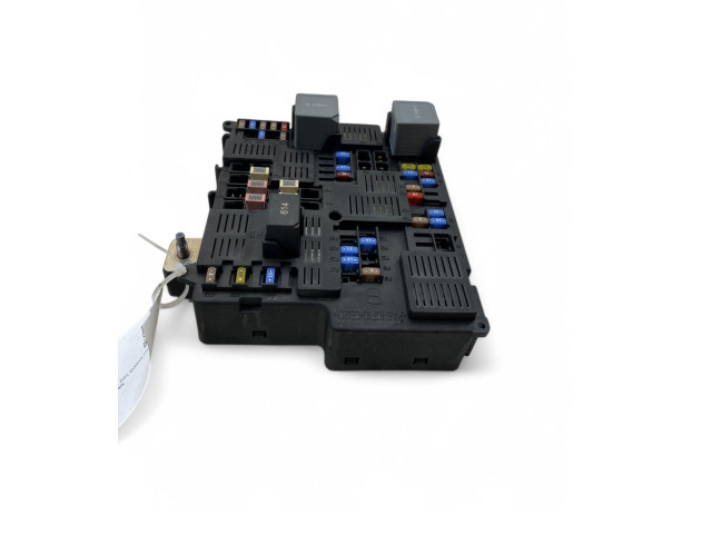 Блок предохранителей 32268453   Volvo XC90    