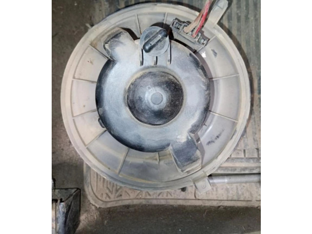 Вентилятор печки 1K1819015 Volkswagen Caddy