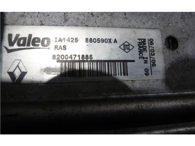 Интеркулер  8200471885   Renault Clio III 