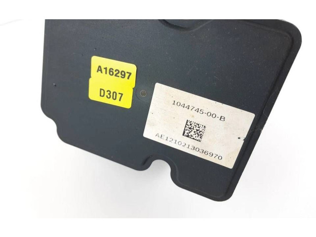 Блок АБС 1044745-00-B, 104474500B Tesla Model 3 2017 - года