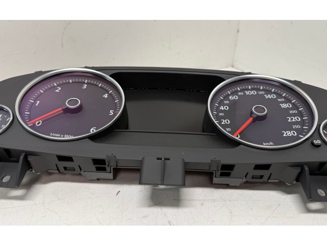 Přístrojová deska Volkswagen Touareg II 2014 7P6920882T