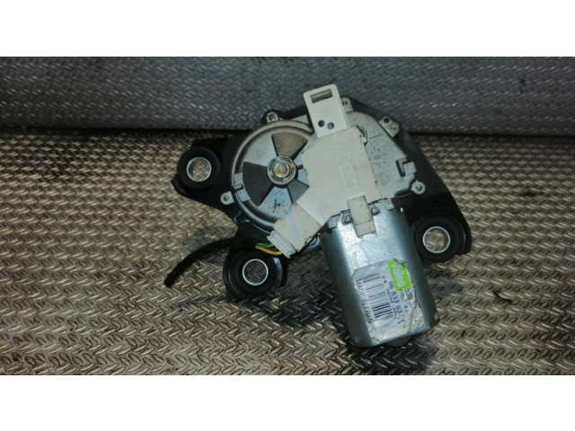 Моторчик заднего дворника 9683363780    Peugeot Partner