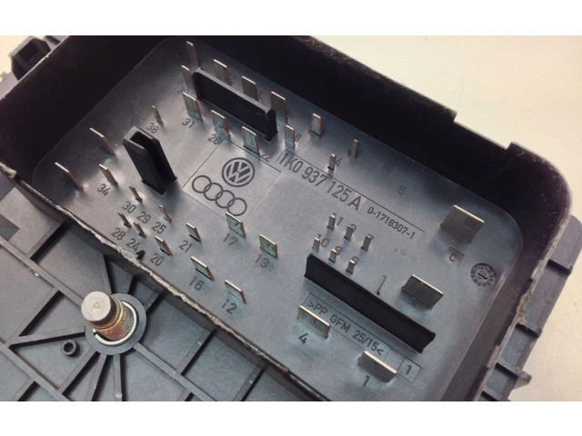 Блок предохранителей 1K0937125A Volkswagen Golf Plus