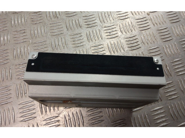 Радио/ проигрыватель CD/DVD / навигация