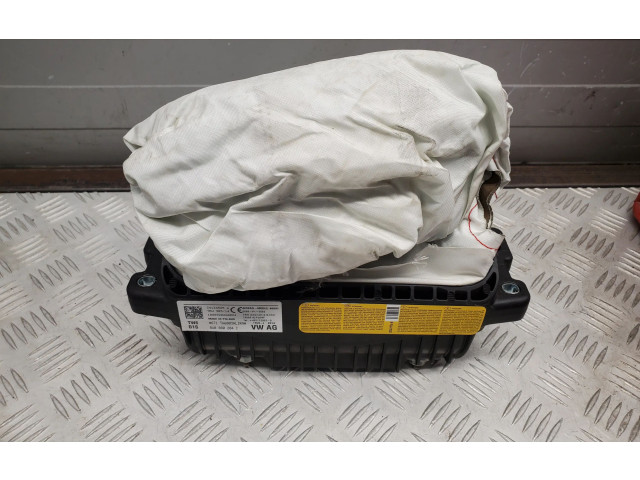 Подушка безопасности пассажира 8U0880204C Audi Q3 8U