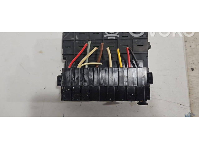 Рулевая рейка Блок предохранителей 9650663880, 31641780 Peugeot 406 1999 - 2006 года