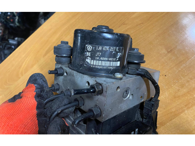 Блок АБС 1J0907379Q, 10094903323 Skoda Octavia Mk1 (1U) 1996 - 2004 года